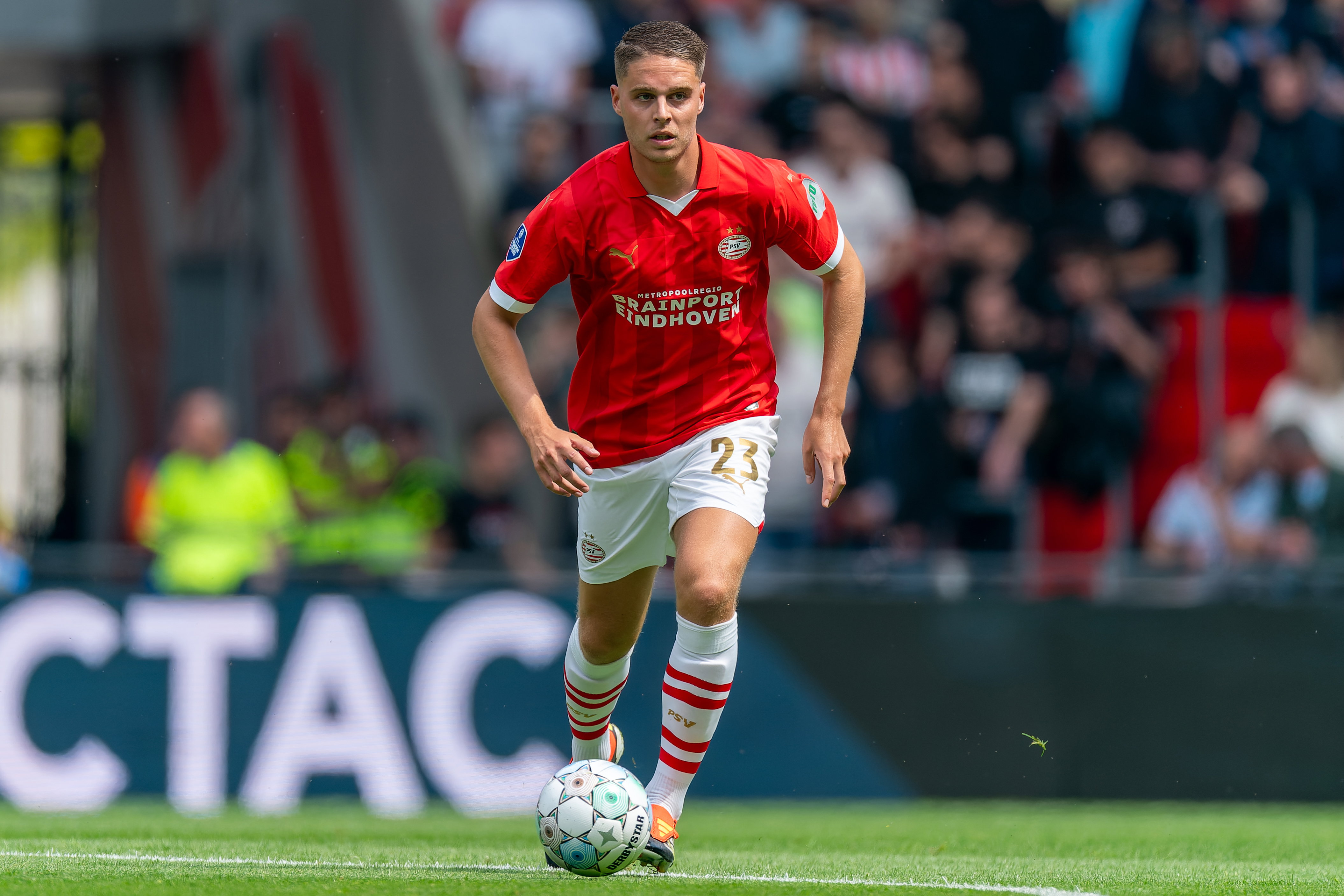 Joey Veerman tegen RKC Waalwijk