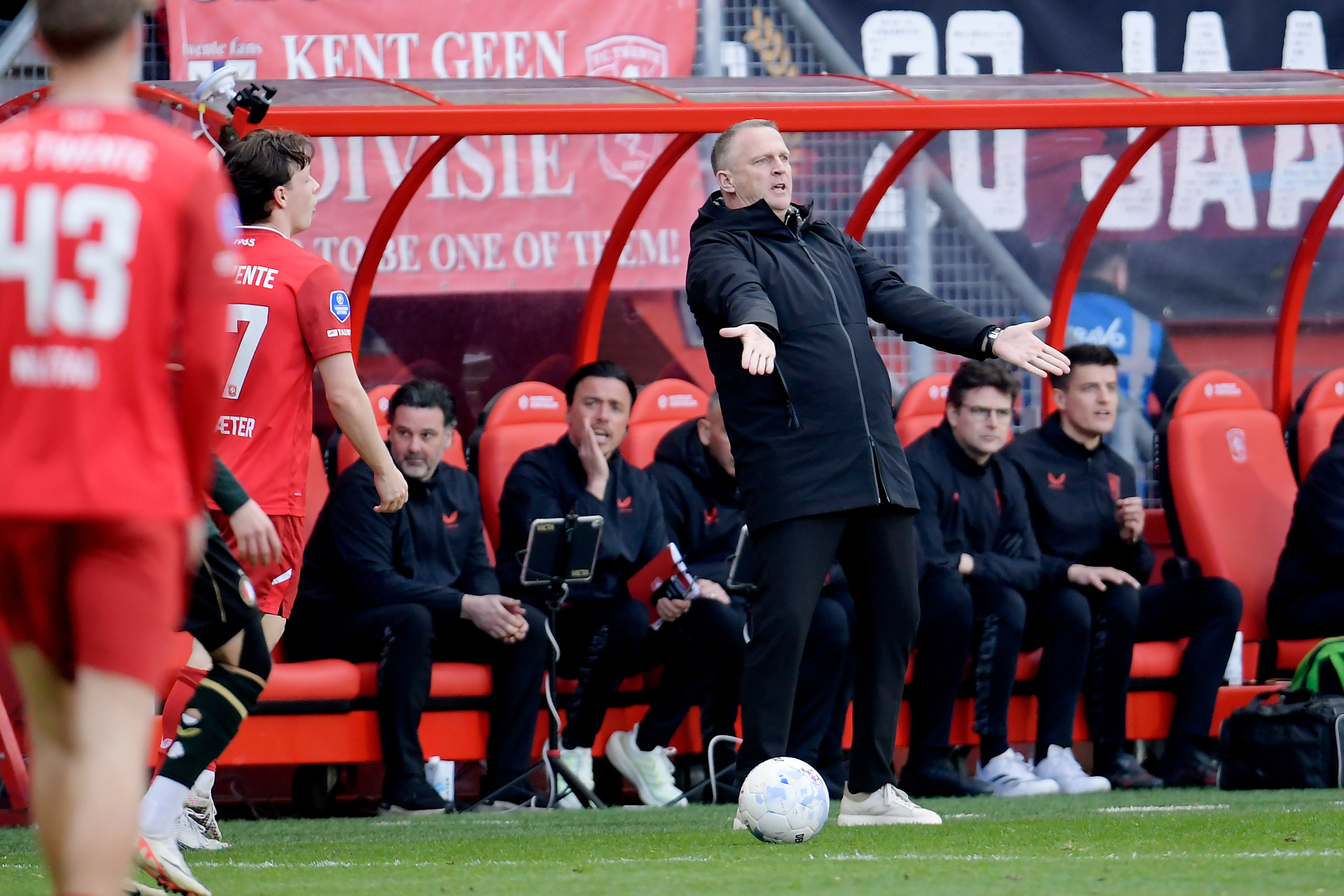 John van den Brom verbaast zich