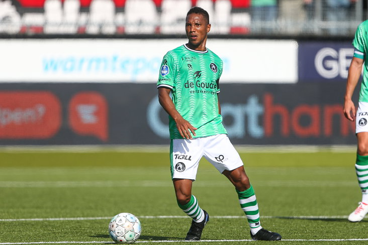 Jonathan de Guzman tegen Excelsior