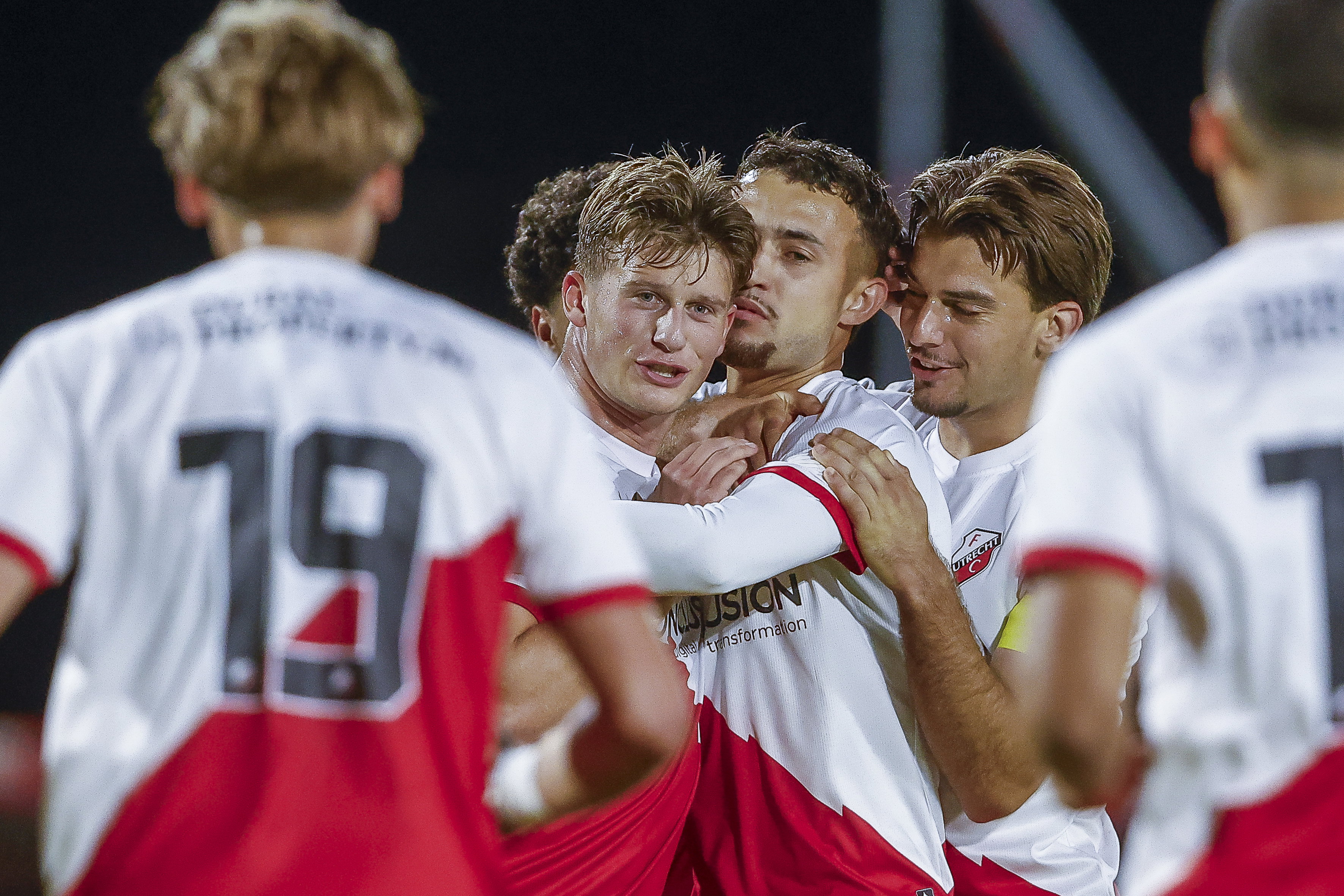 Jong FC Utrecht viert een goal