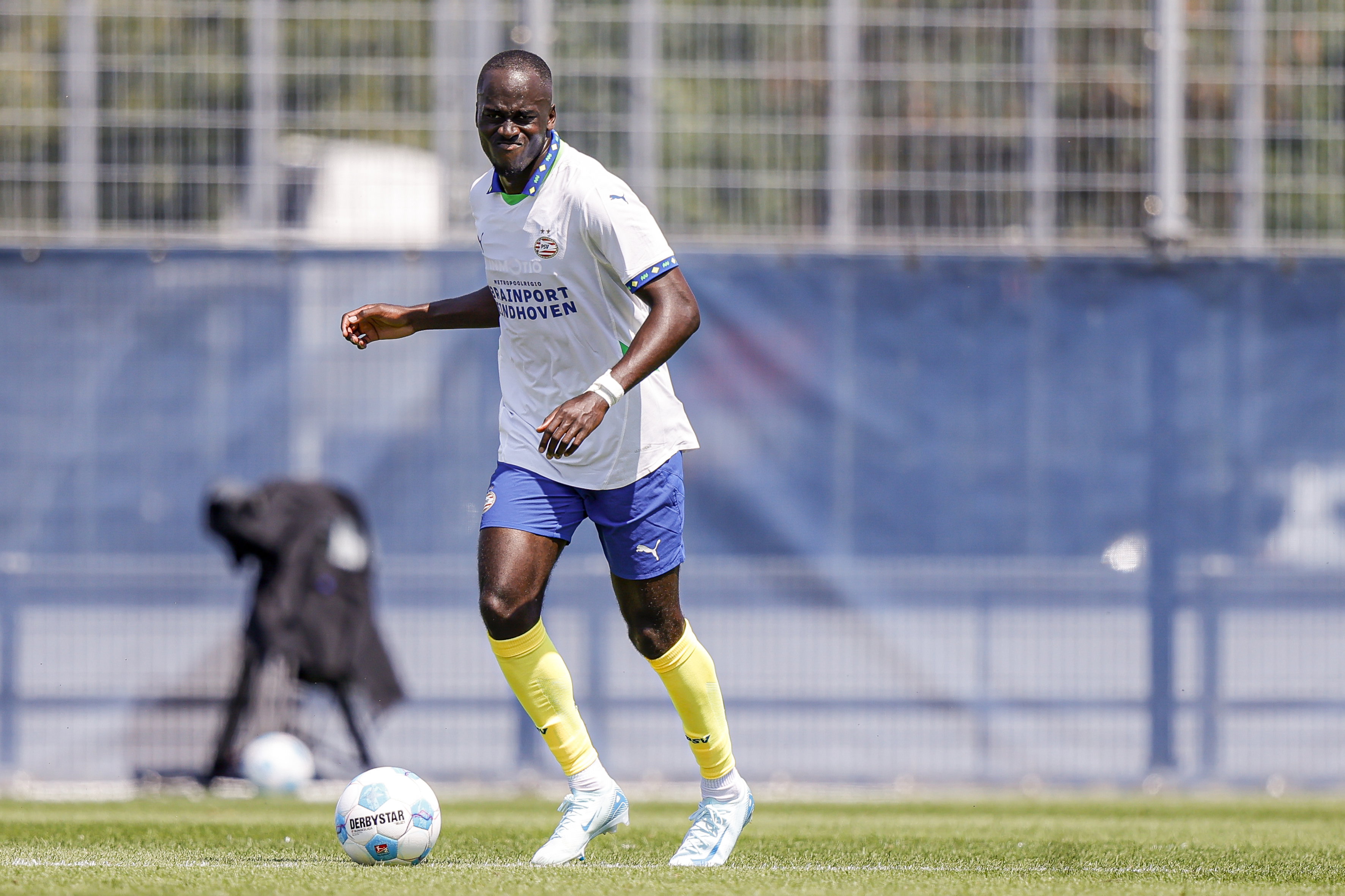 Jordan Teze tijdens een oefenwedstrijd van PSV