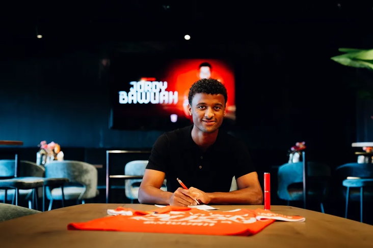 Jordy Bawuah tekent bij FC Twente