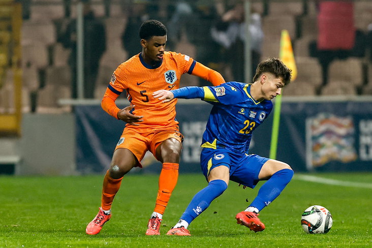 Jorrel Hato tegen Bosnie en Herzegovina