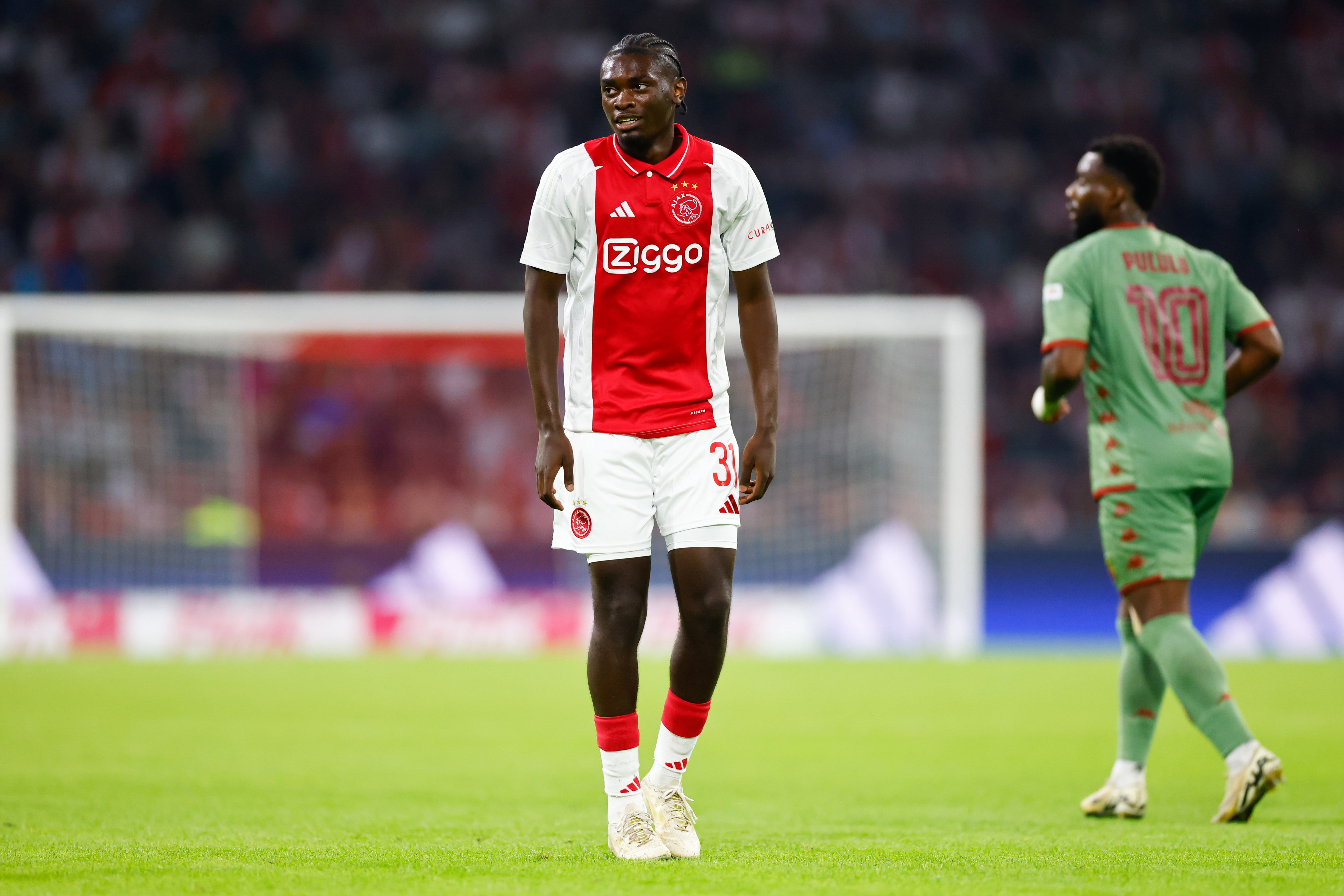 Jorthy Mokio in actie voor Ajax