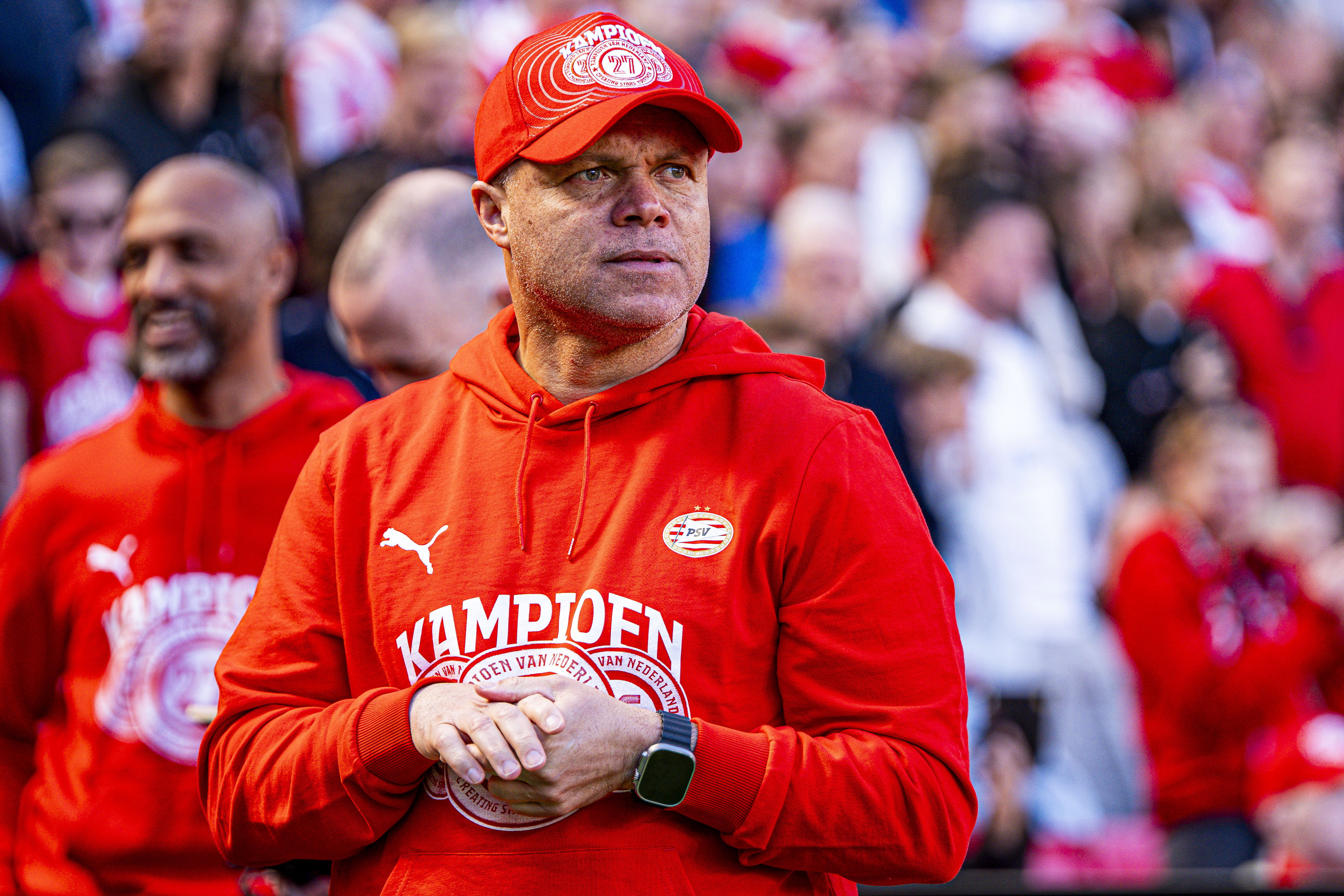 Earnest Stewart looft oud-Heerenvener: 