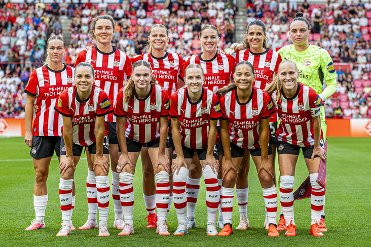 De elftalfoto van PSV voor de wedstrijd om de Super Cup
