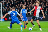 Luciano Valente in actie tegen AZ
