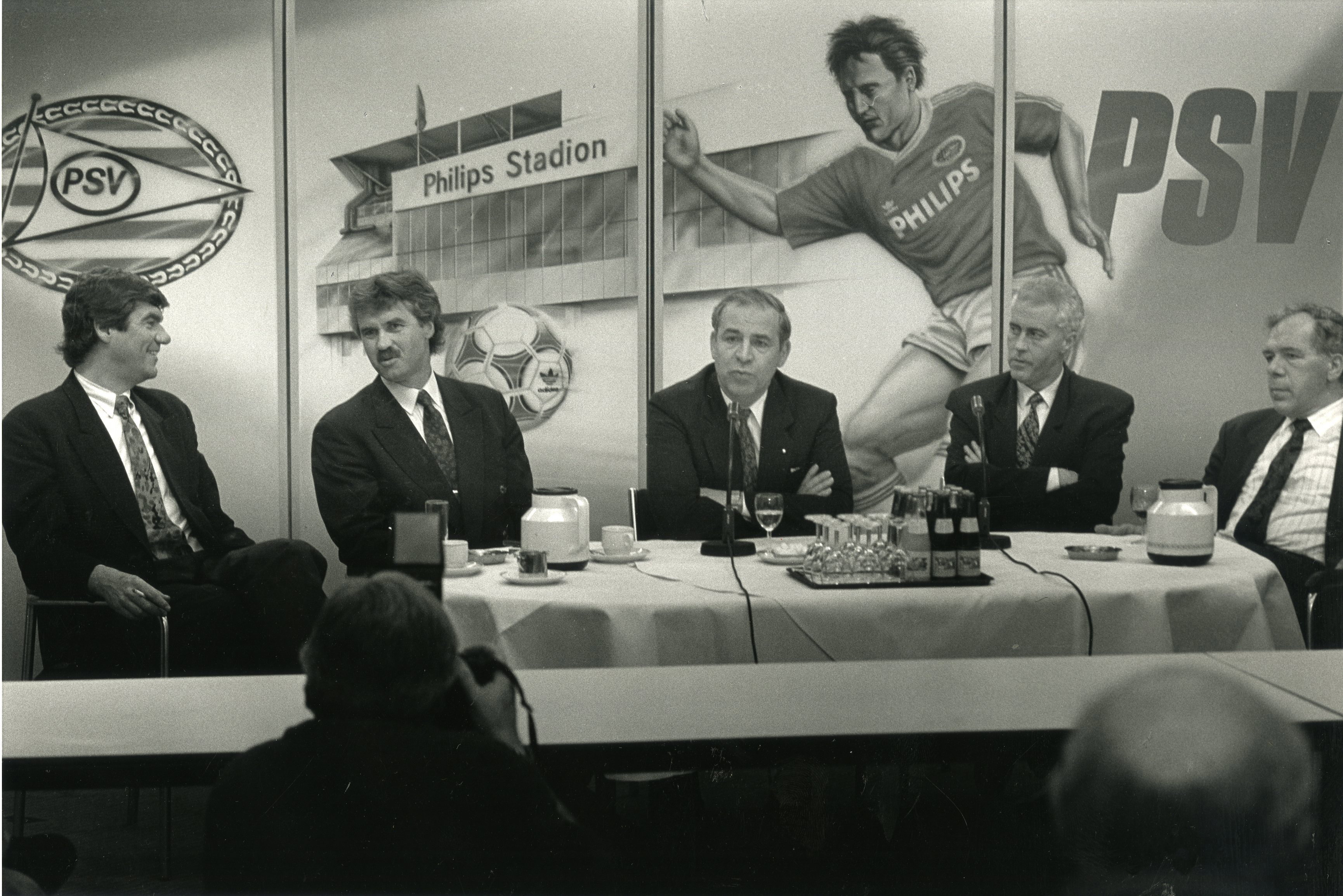 Kees Ploegsma, Guus Hiddink, Jacques Ruts, Hans Dorjee en Harry van Raaij in 1990