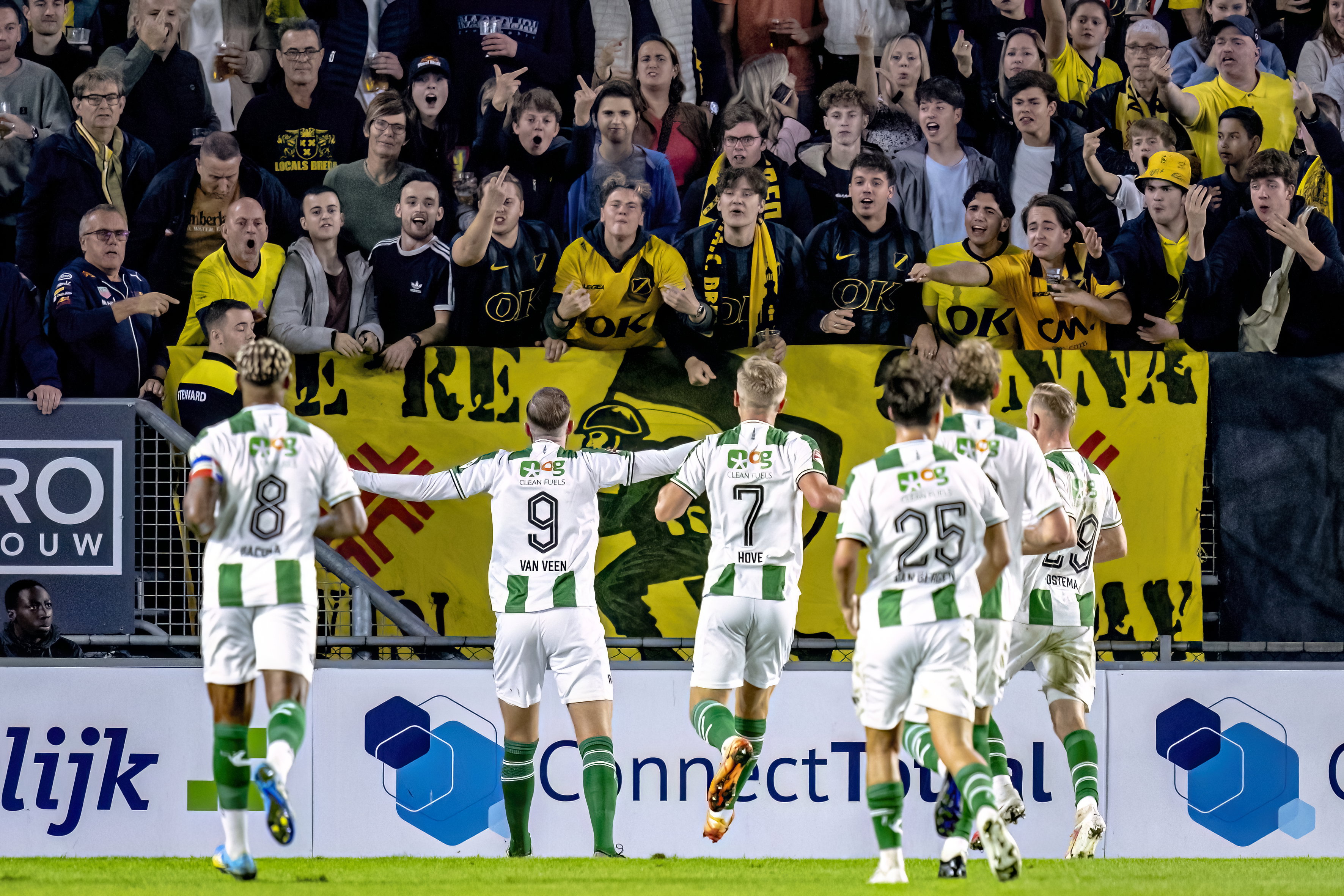 Kevin van Veen na zijn doelpunt tegen NAC