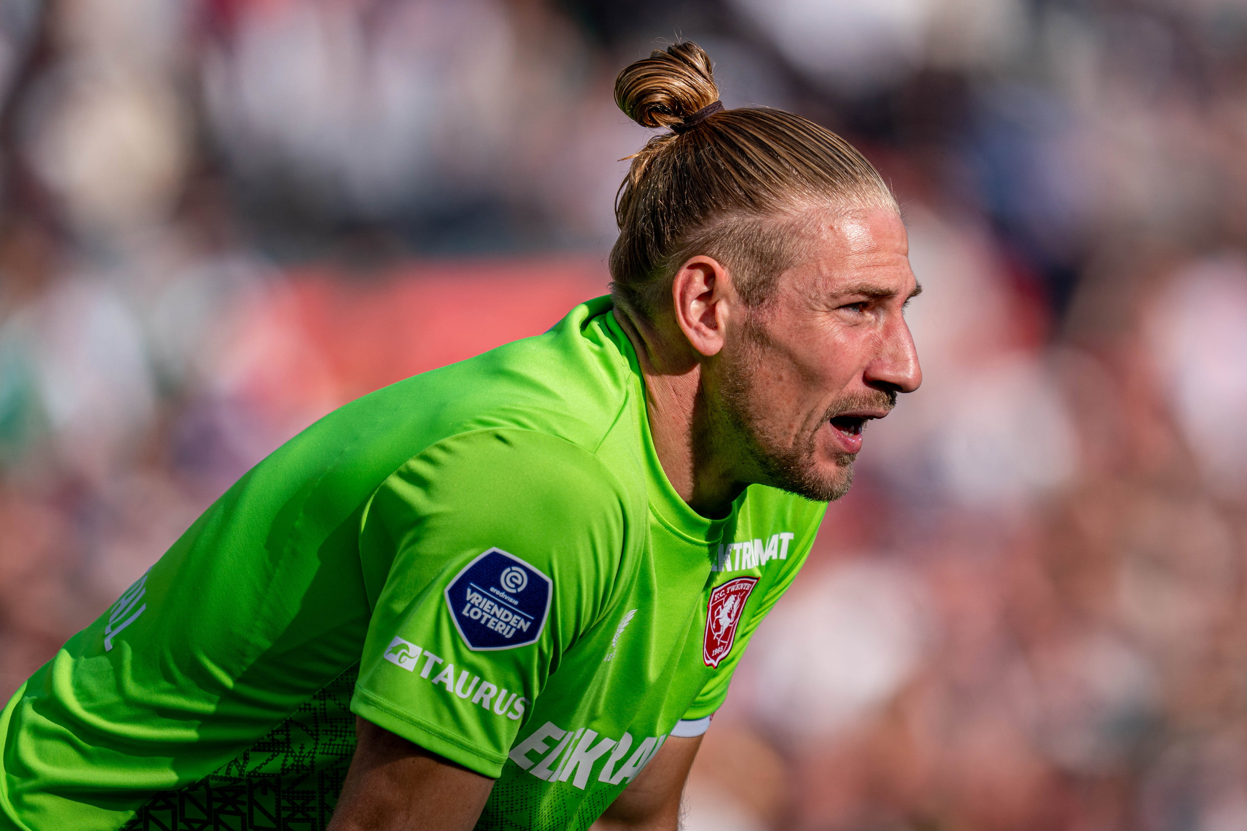 Lars Unnerstall buigt
