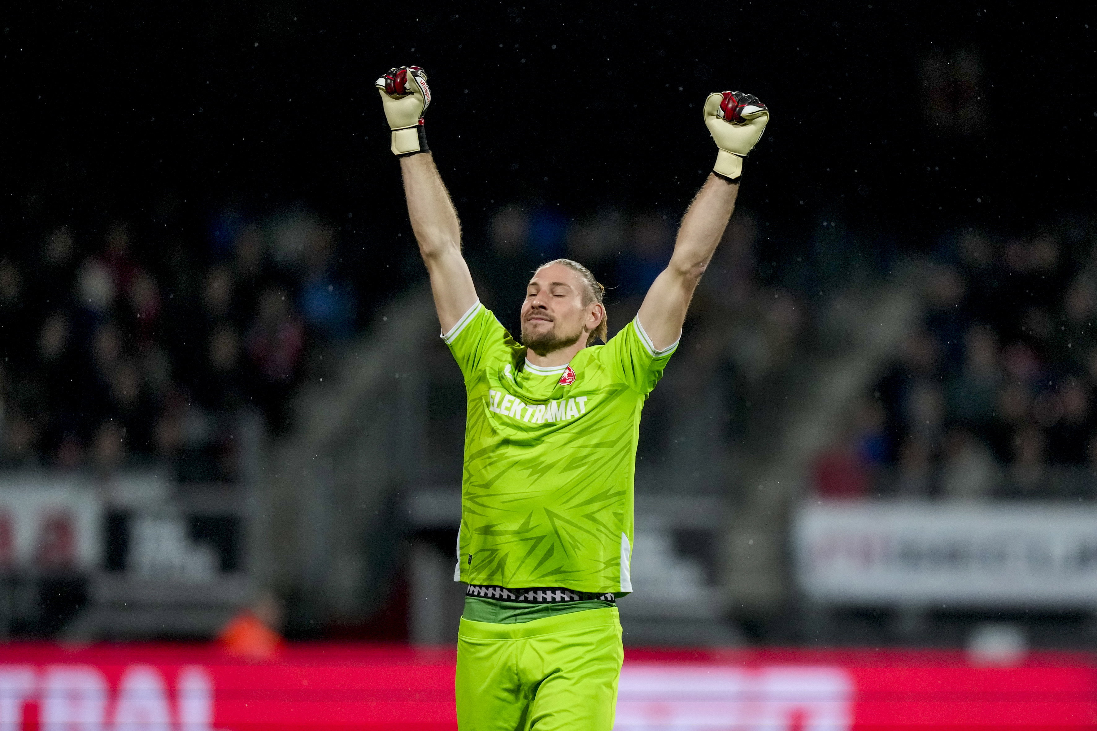 Lars Unnerstall juicht