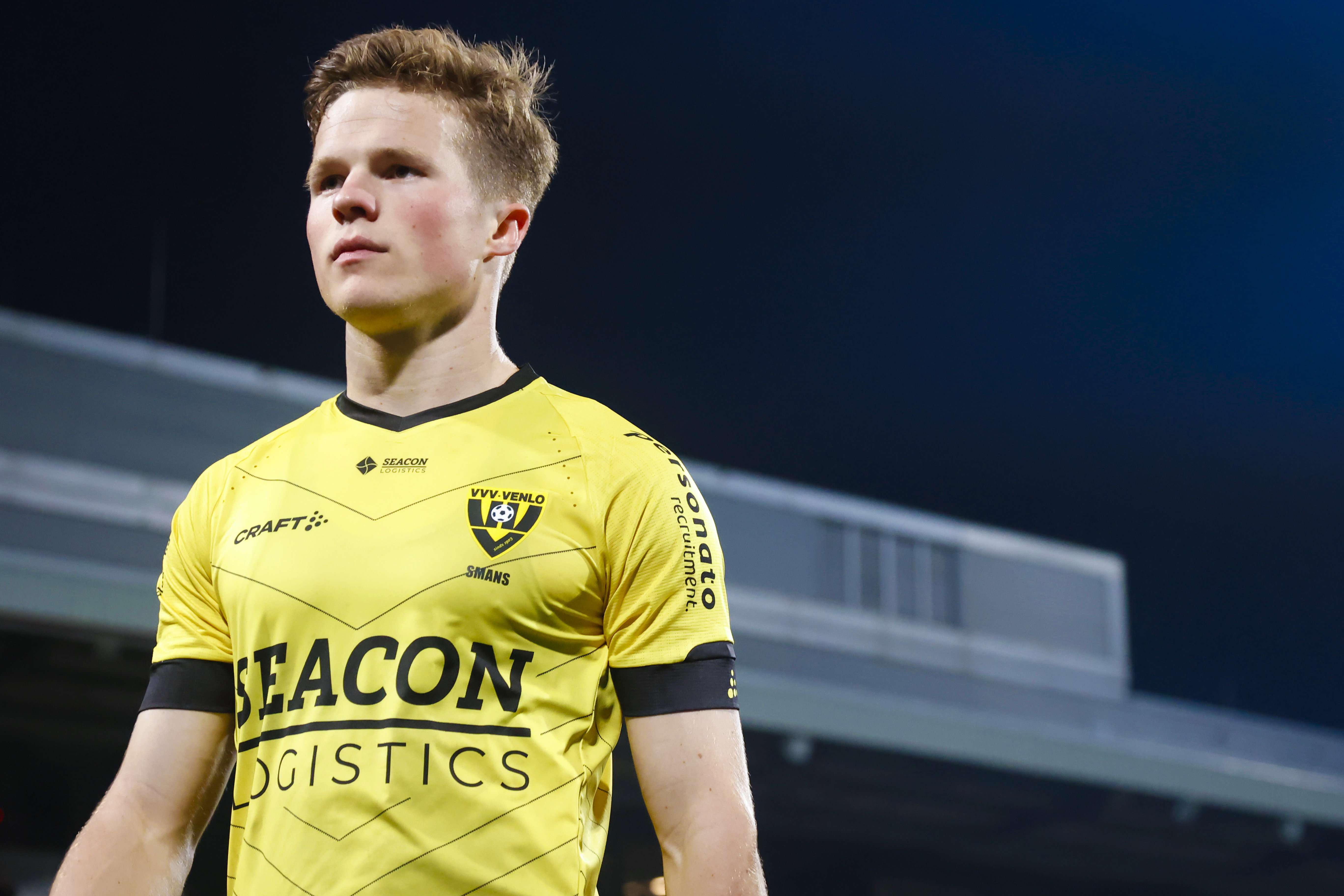 Levi Smans in het shirt van VVV