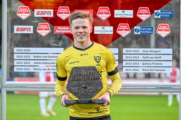 Levi Smans met het bronzen schild