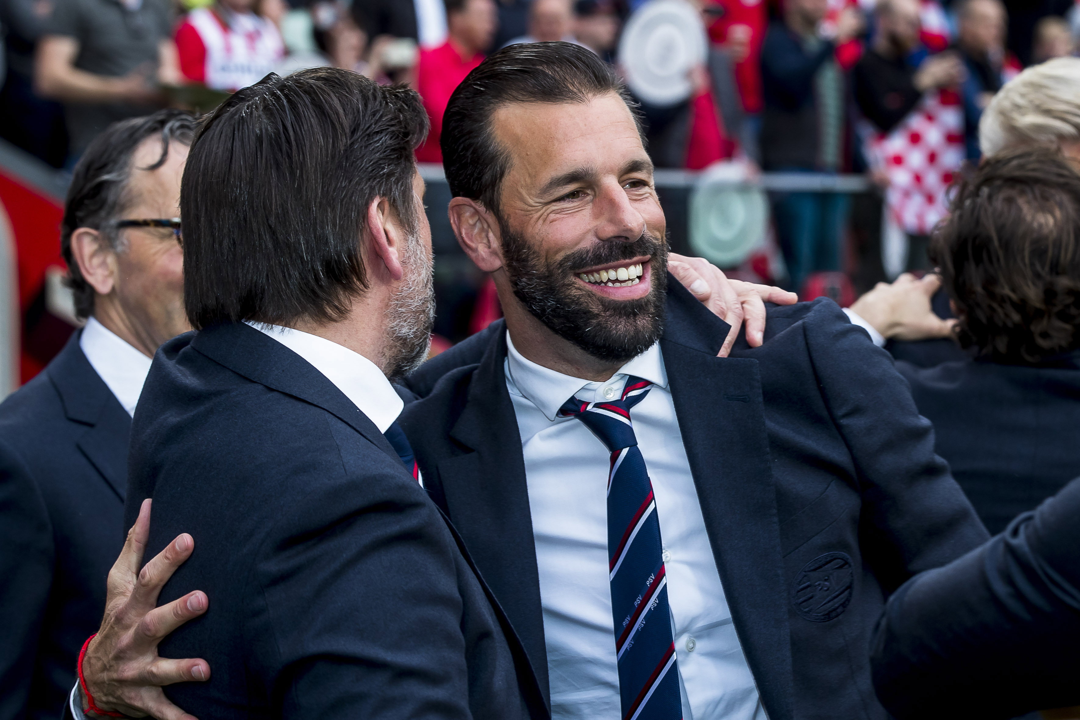 Luc Nilis en Ruud van Nistelrooij vieren de landstitel van PSV in 2018
