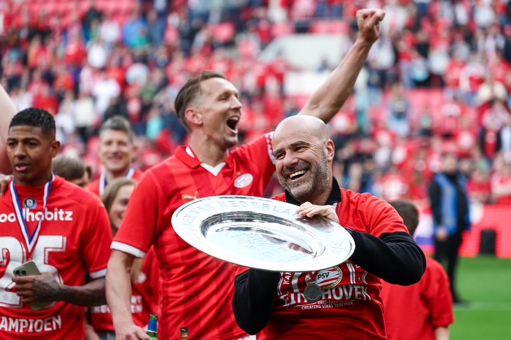 Luuk de Jong en Peter Bosz na het behaalde kampioenschap