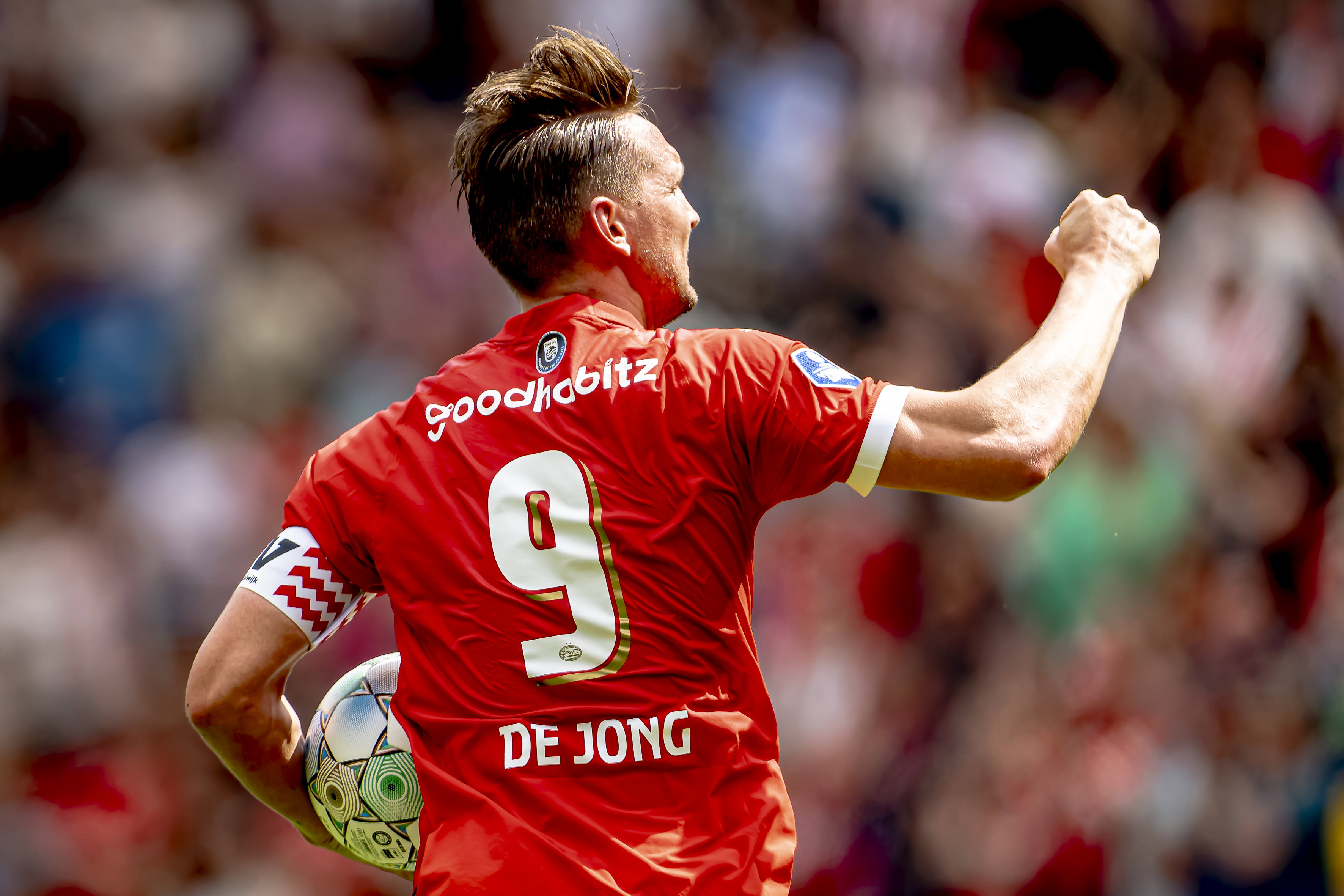Luuk de Jong na zijn treffer tegen RKC