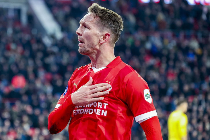 Luuk de Jong scoorde twee keer tegen Almere City