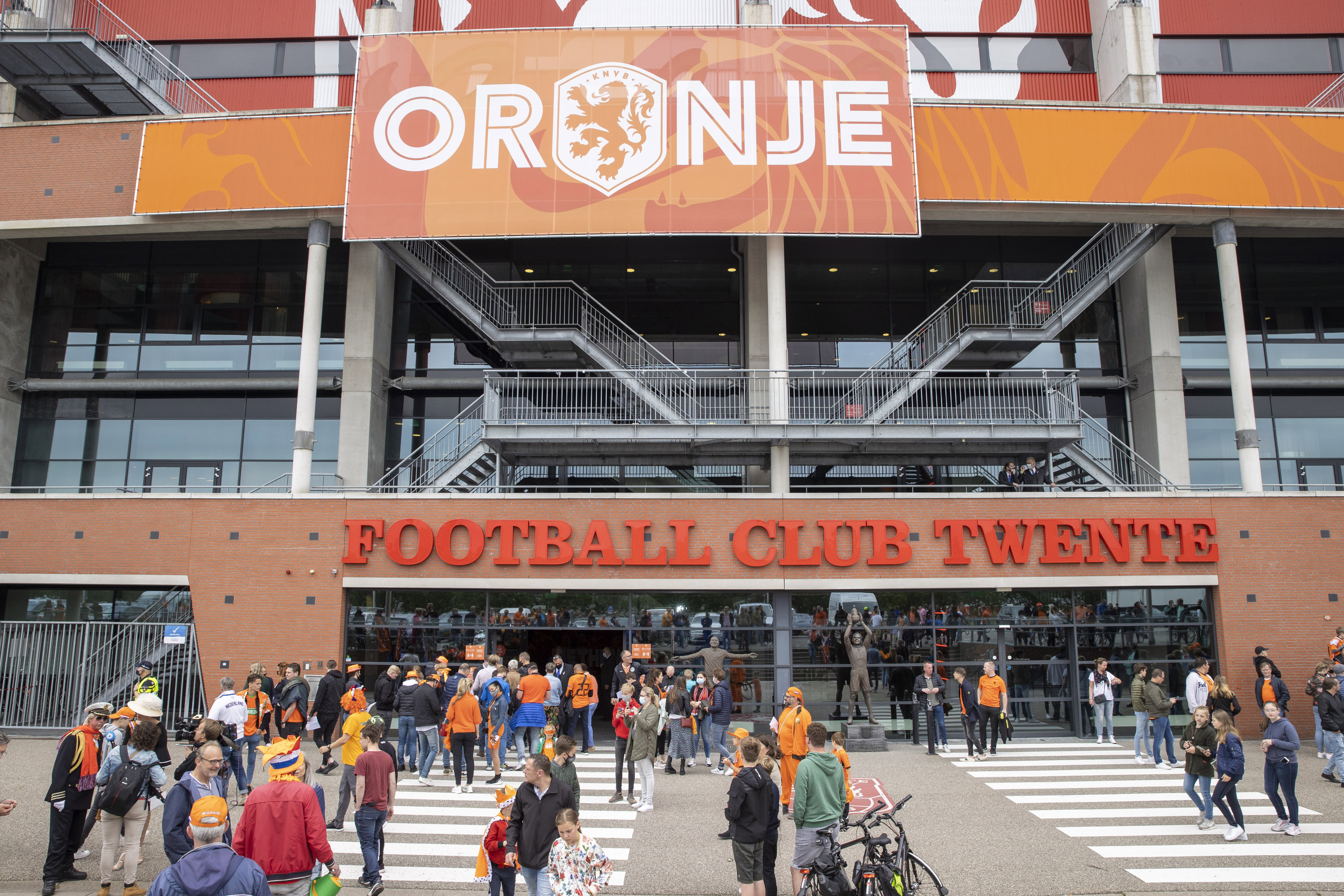 De Grolsch Veste kleurt oranje