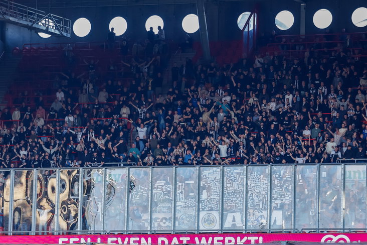 Het uitvak met Heracles-fans bij FC Twente