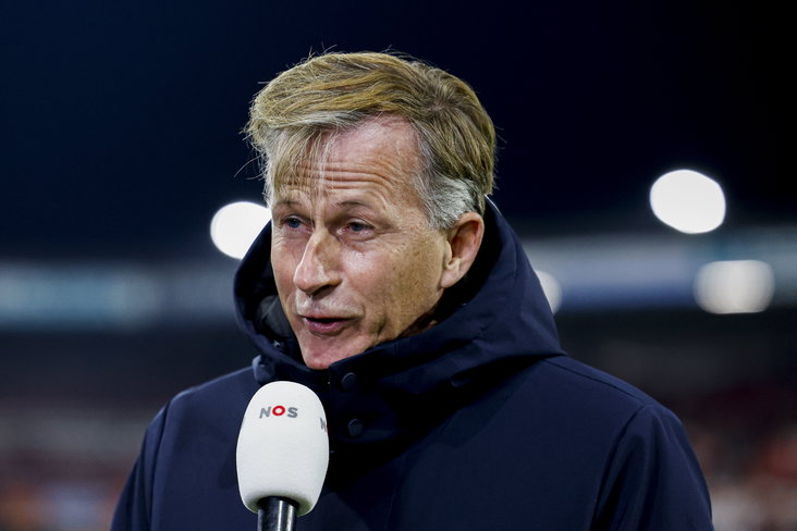 Andries Jonker voor de camera van de NOS