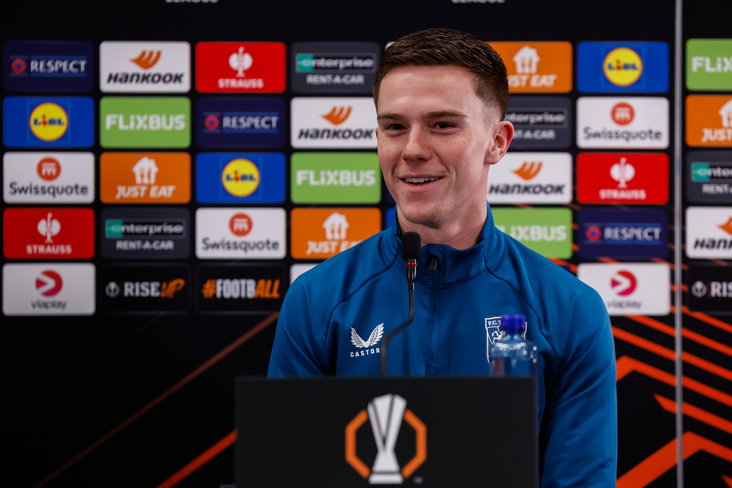 Daan Rots bij de persconferentie