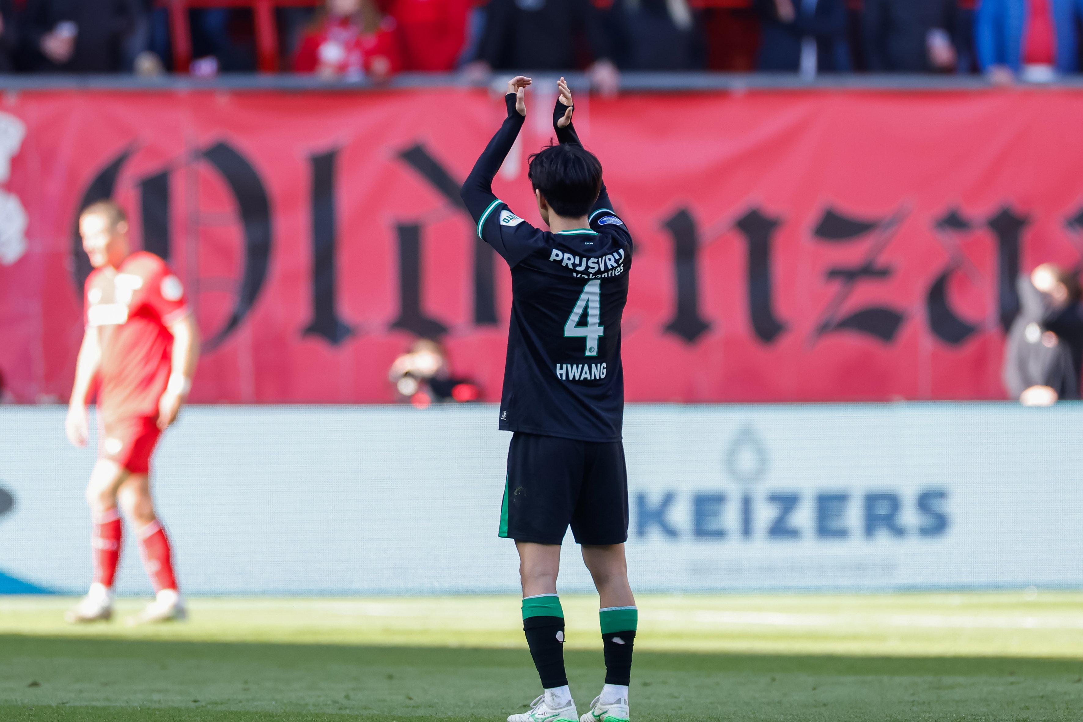 Hwang In-beom klapt richting Vak-P