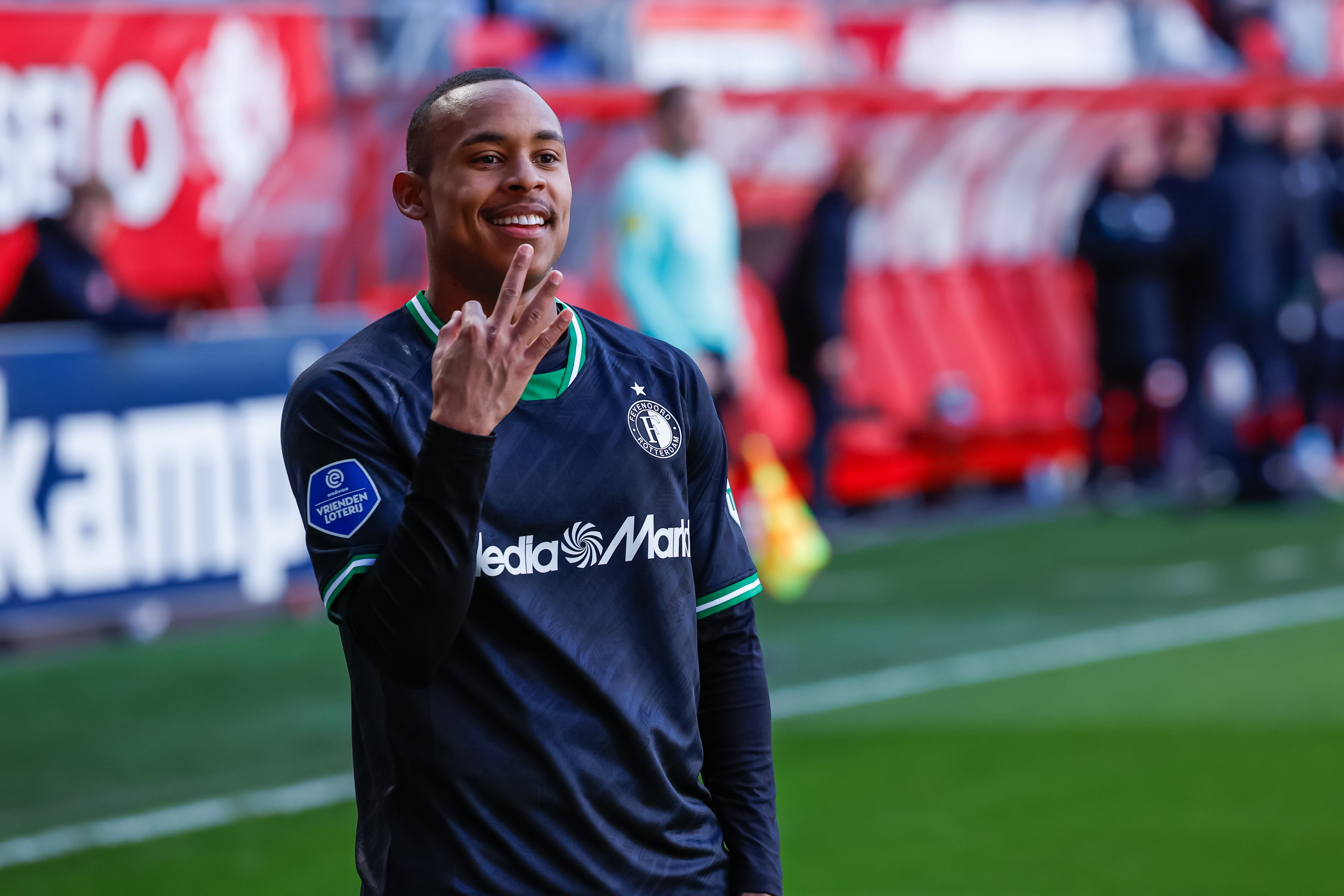 Igor Paixão juicht na zijn hattrick tegen FC Twente