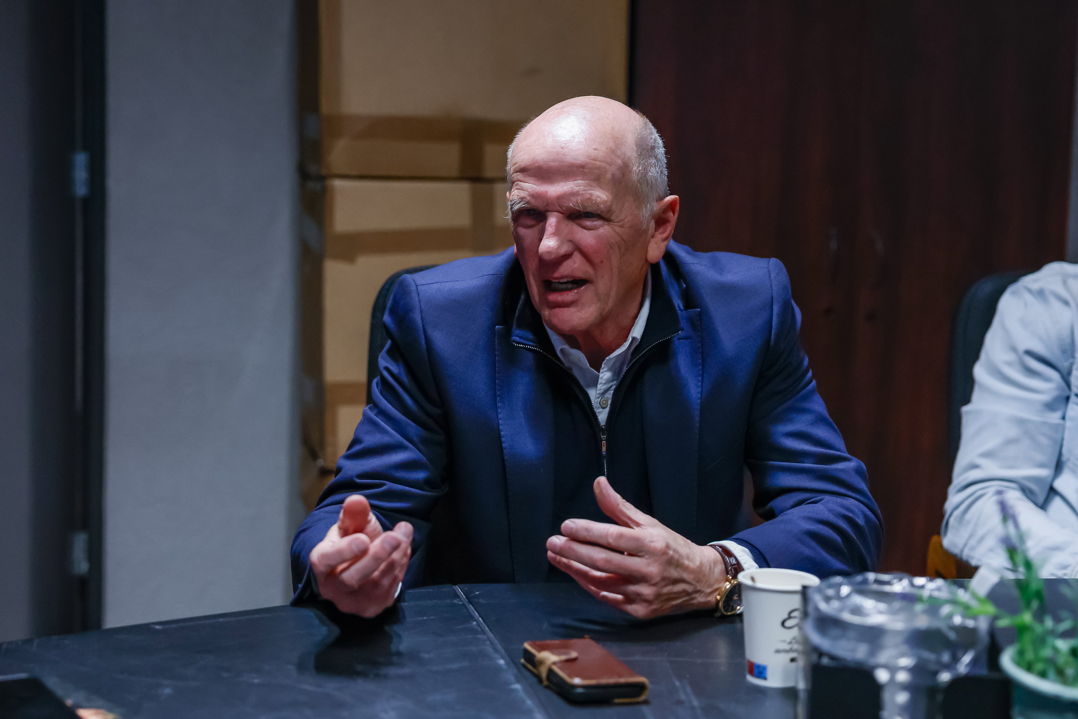 Jan Streuer geeft tekst en uitleg