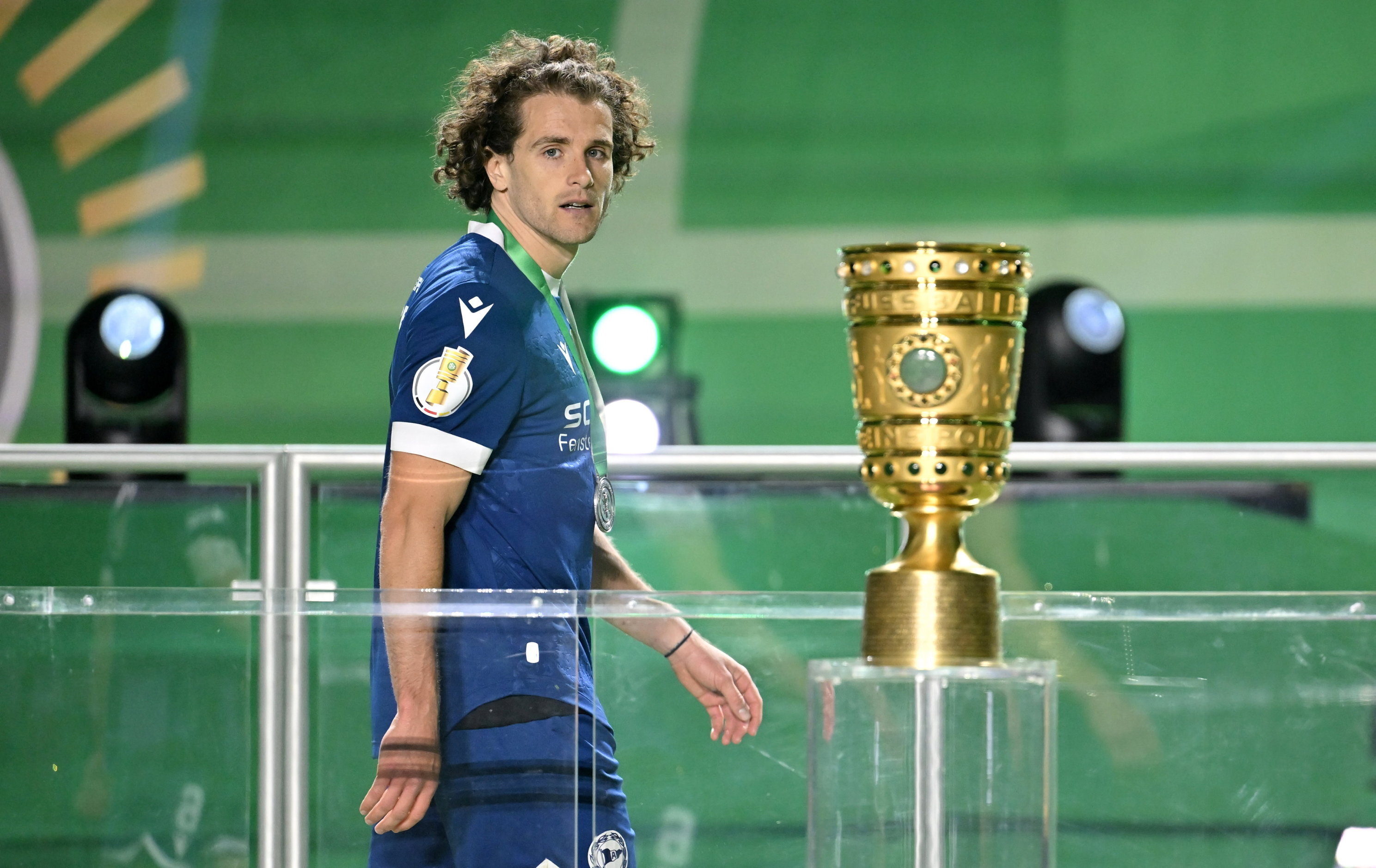 Mael Corboz tijdens de finale van de DFB Bokal