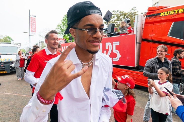 Malik Tillman tijdens de huldiging van PSV