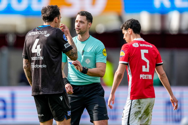 Marc Nagtegaal praat met Sam Kersten