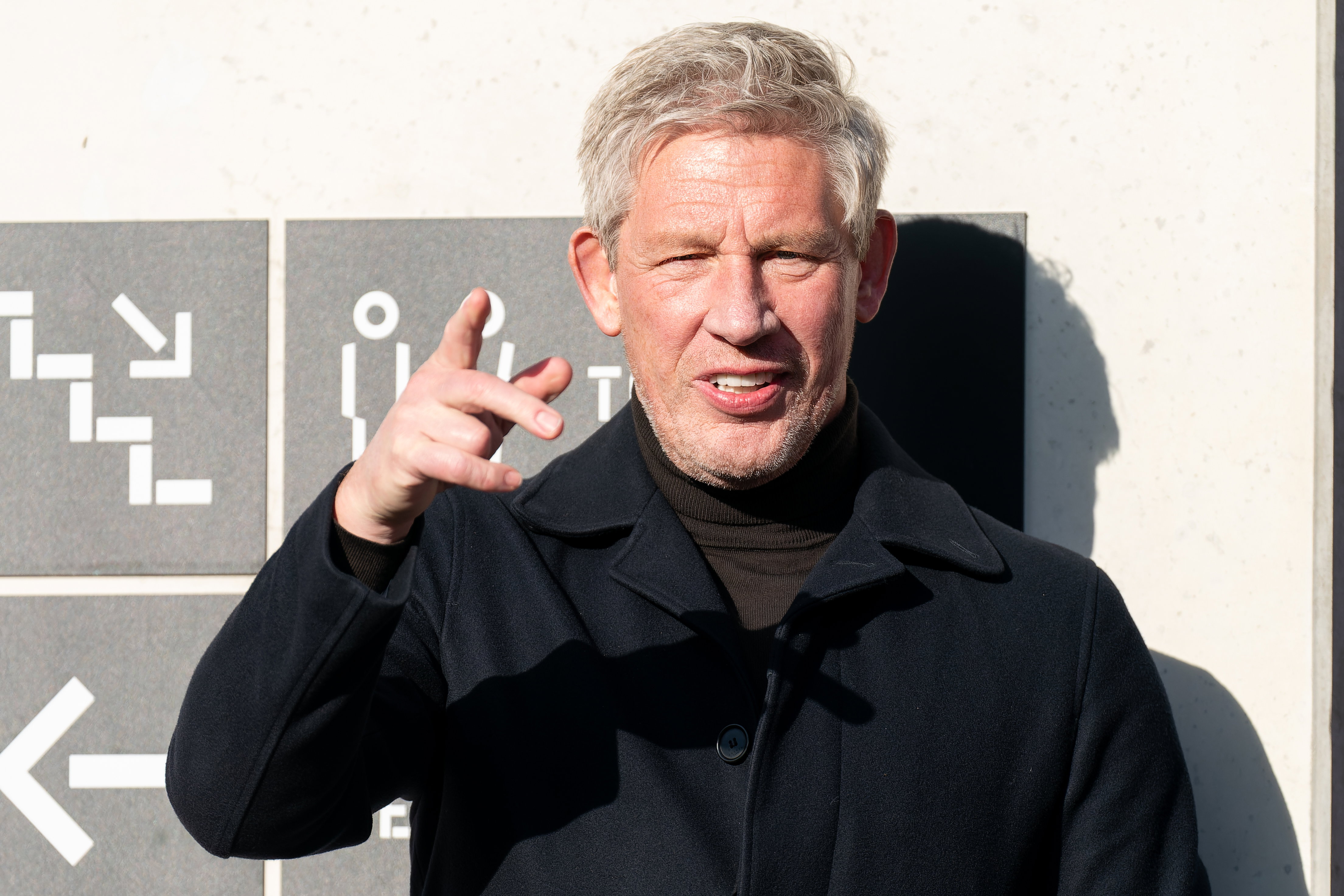 Marcel Brands bij een duel van de PSV Vrouwen