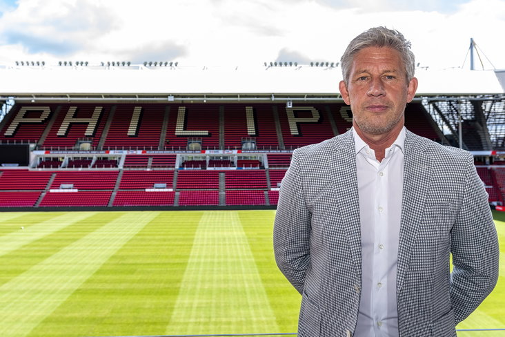 Marcel Brands in het Philips Stadion