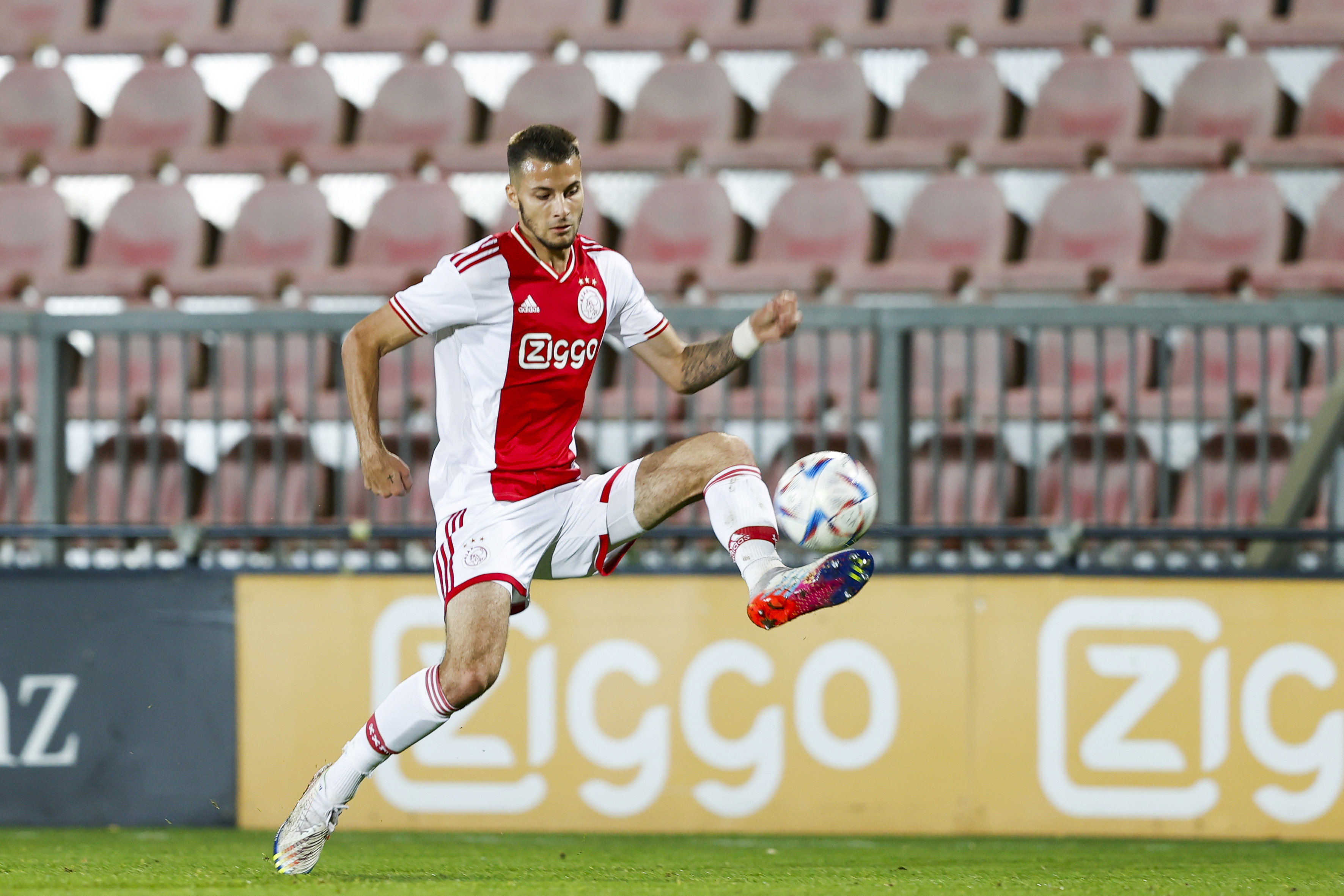 Mateja Milovanovic namens Jong Ajax
