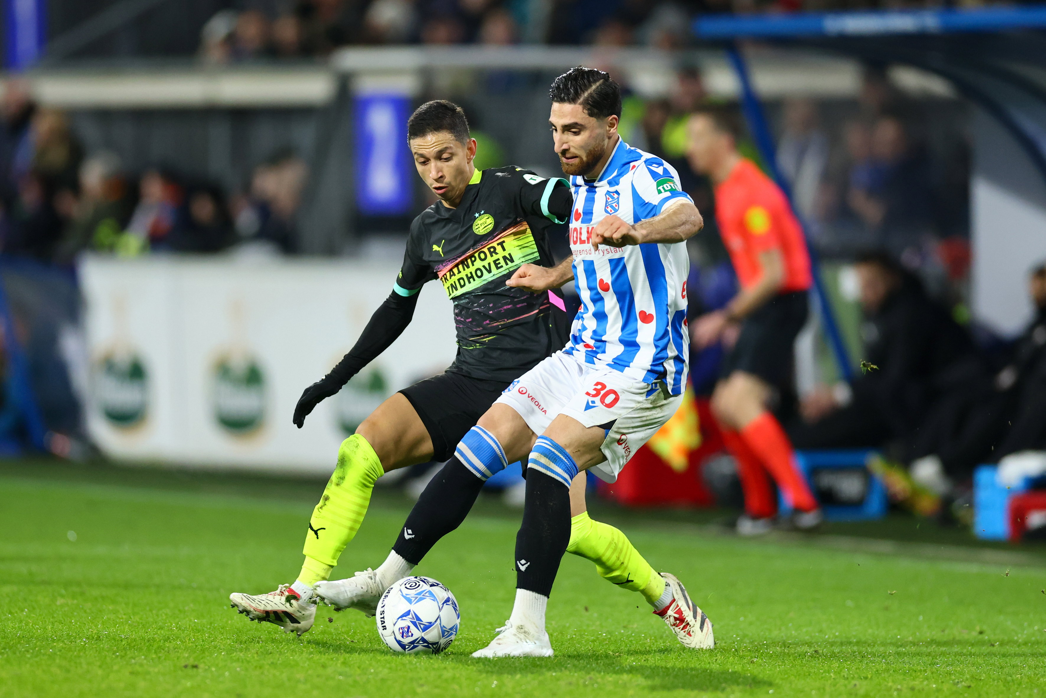 Mauro Junior en Alireza Jahanbakhsh