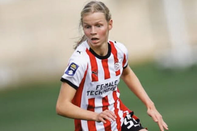 Merle Touw in actie op het trainingskamp van PSV
