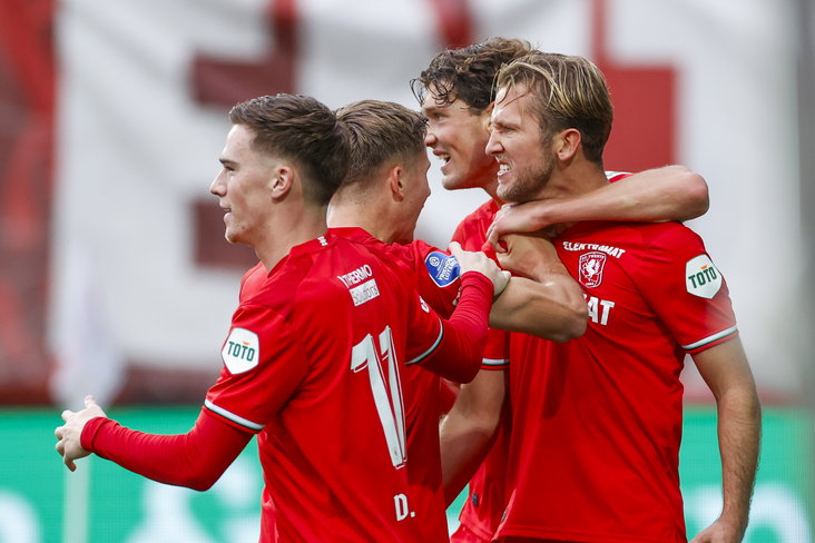 Michel Vlap scoort namens FC Twente