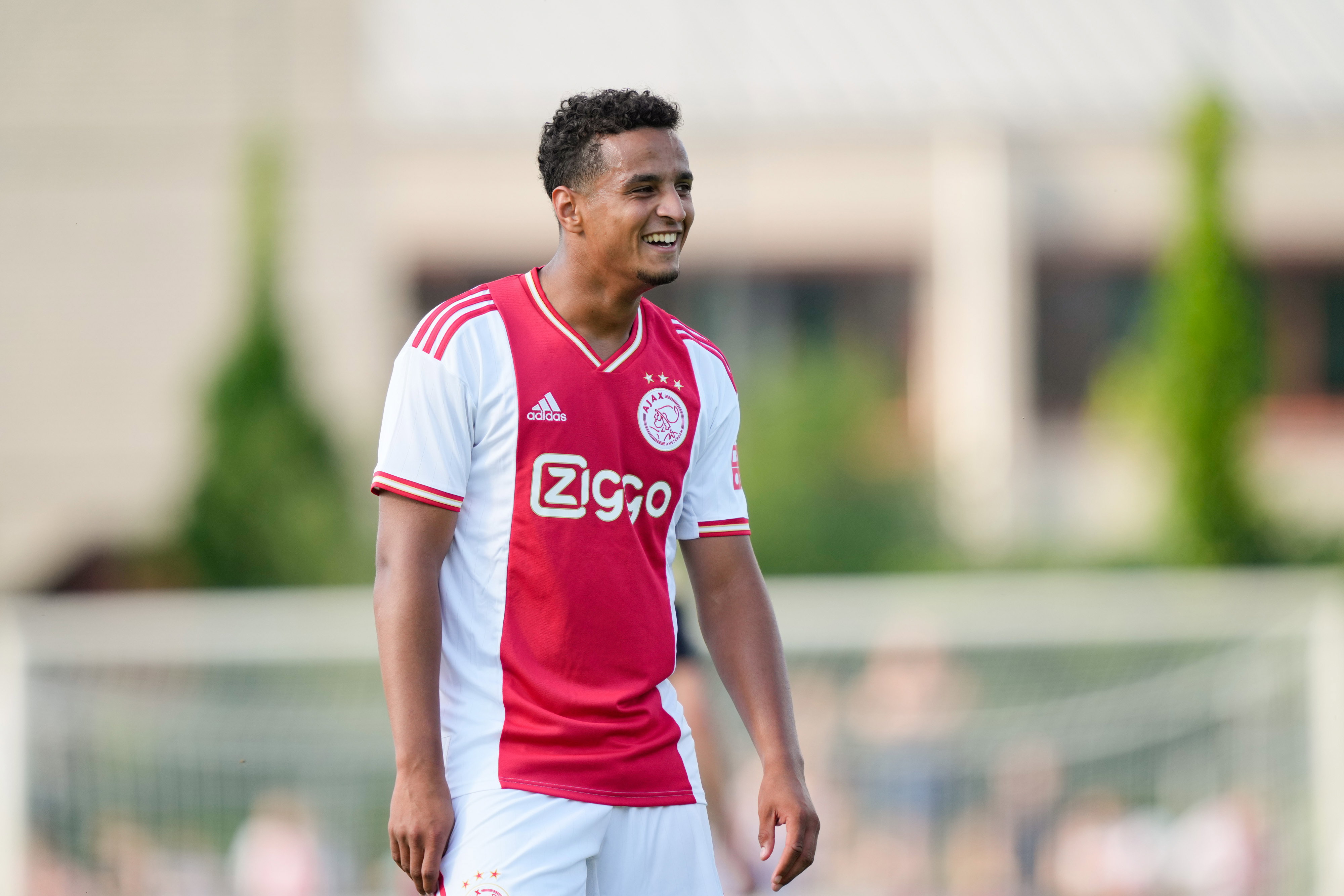 Mohamed Ihattaren lacht