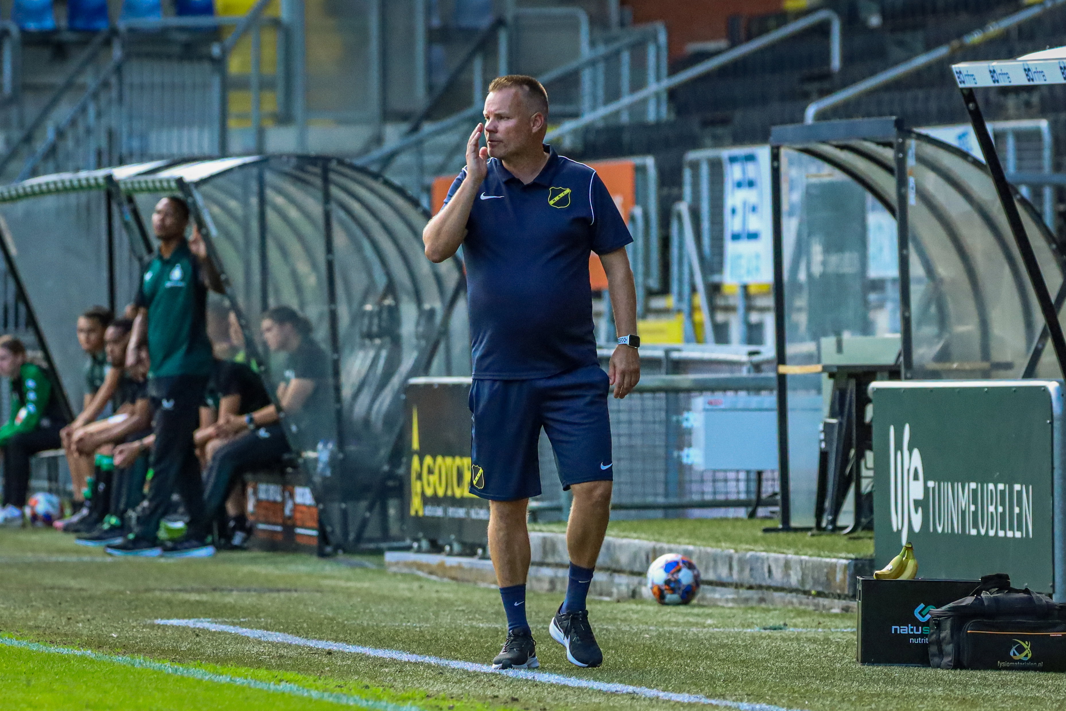 Richard Mank langs de lijn bij NAC Breda