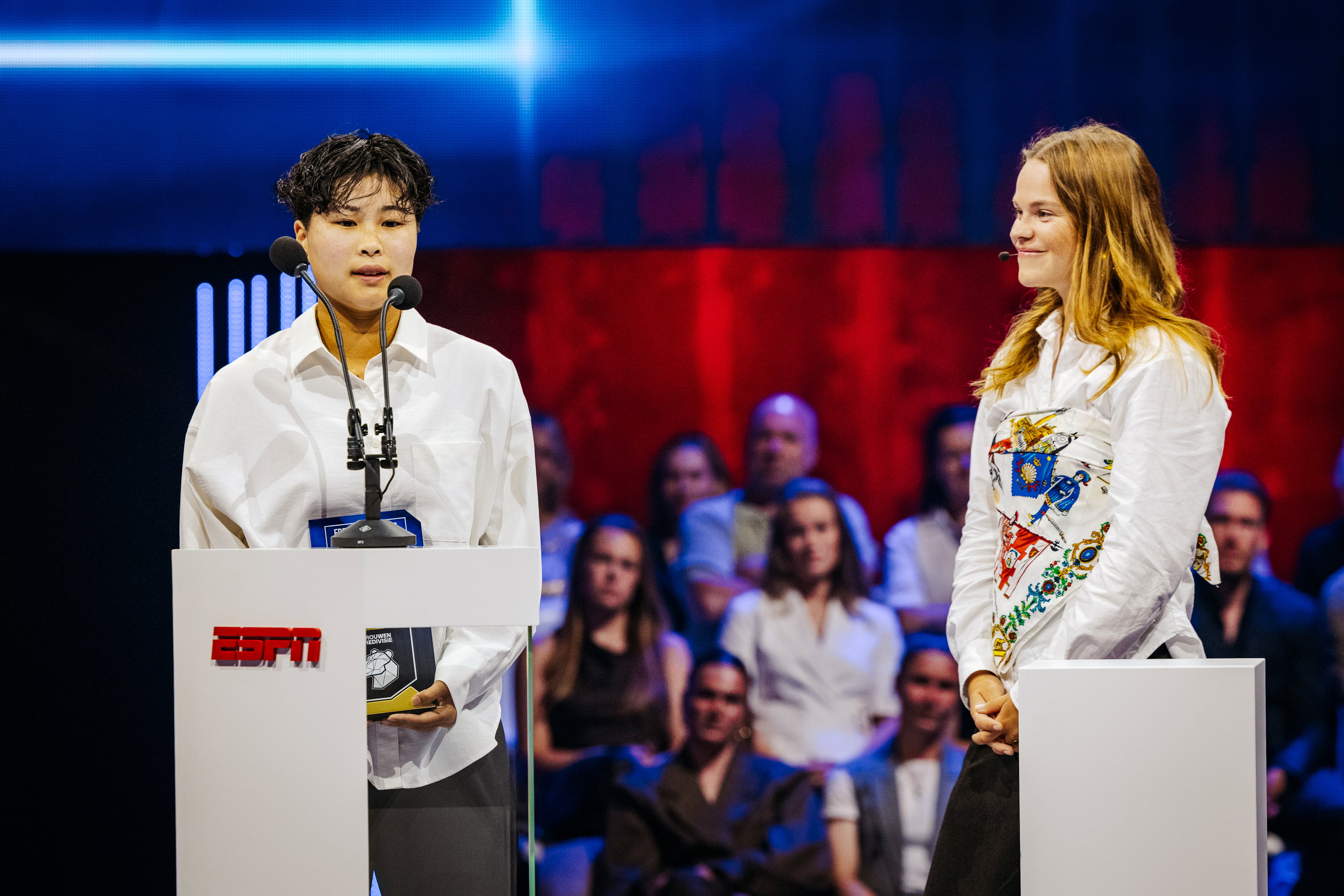 Mao Itamura en Justine Brandau op de Eredivisie Awards