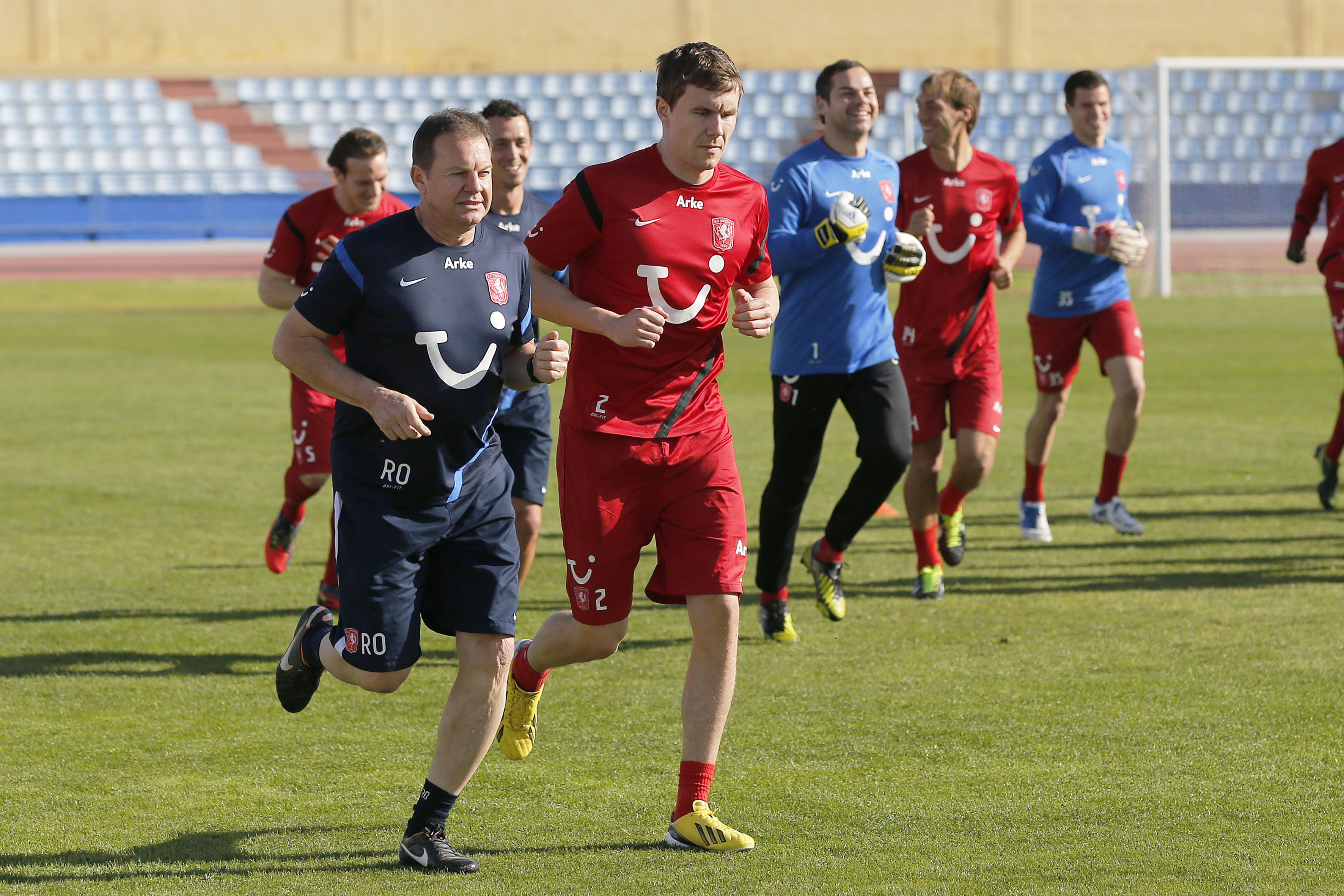 Rob Ouderland op het trainingsveld bij FC Twente