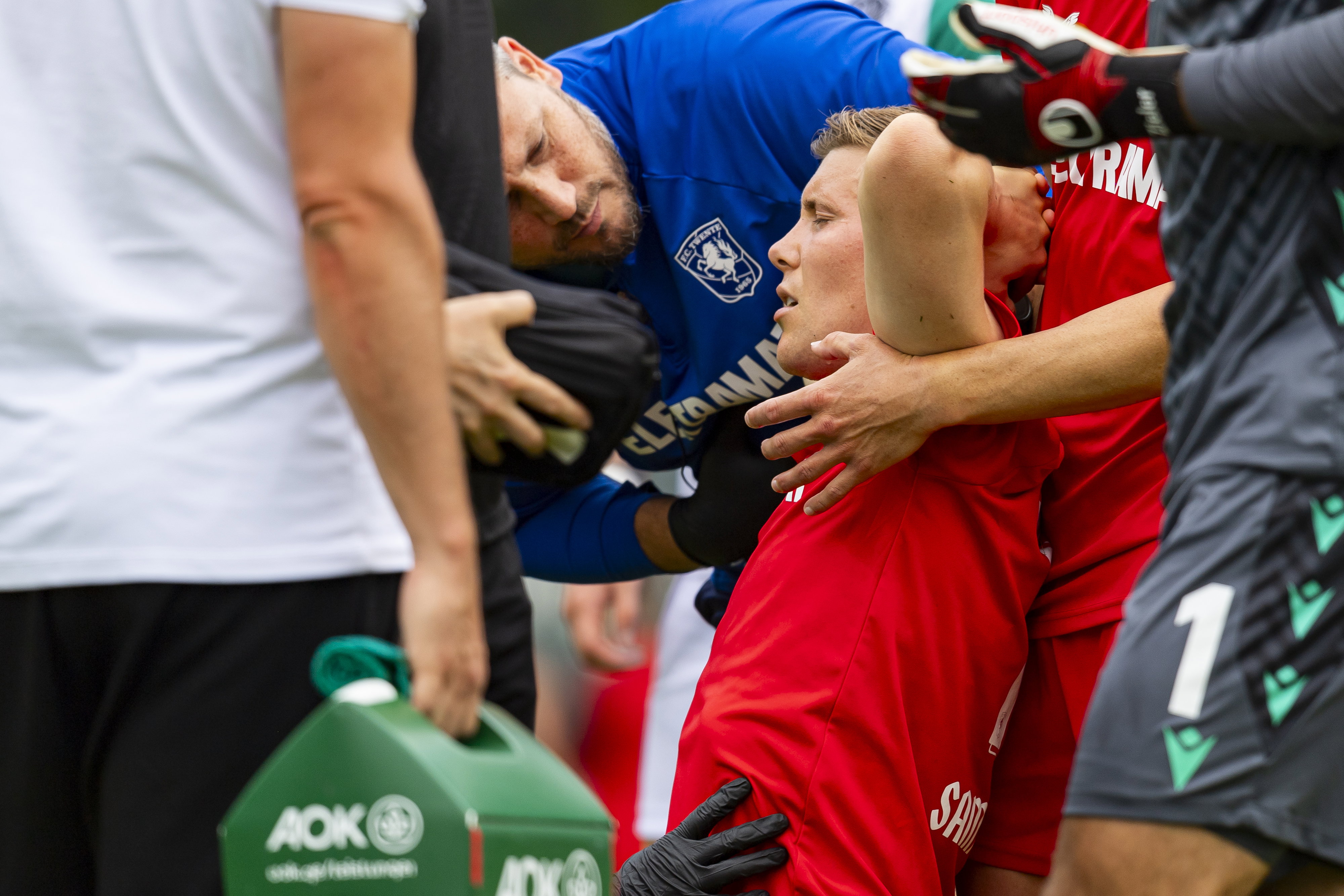 Alfons Sampsted in actie voor FC Twente