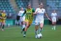 Floortje Bol (ADO Den Haag) en Tess Tiebie (HERA United)