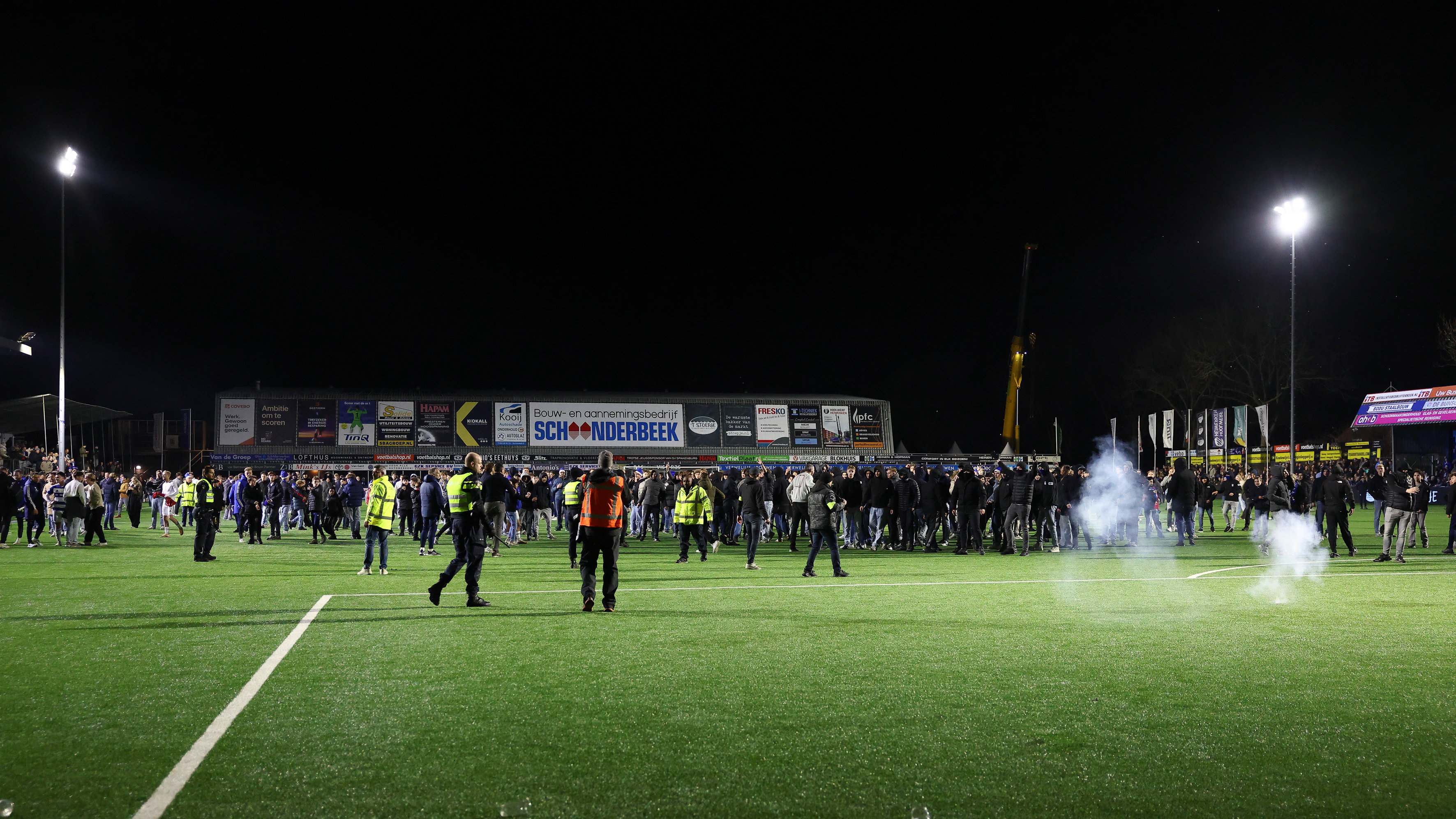 Onrust op het veld bij SV Spakenburg
