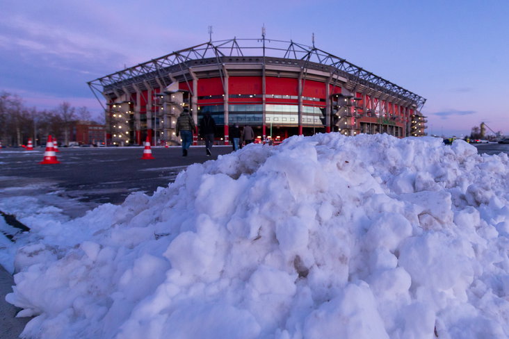 Sneeuw bij De Grolsch Veste