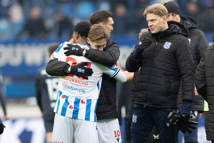 Ringo Meerveld omhelst Amourricho van Axel Dongen