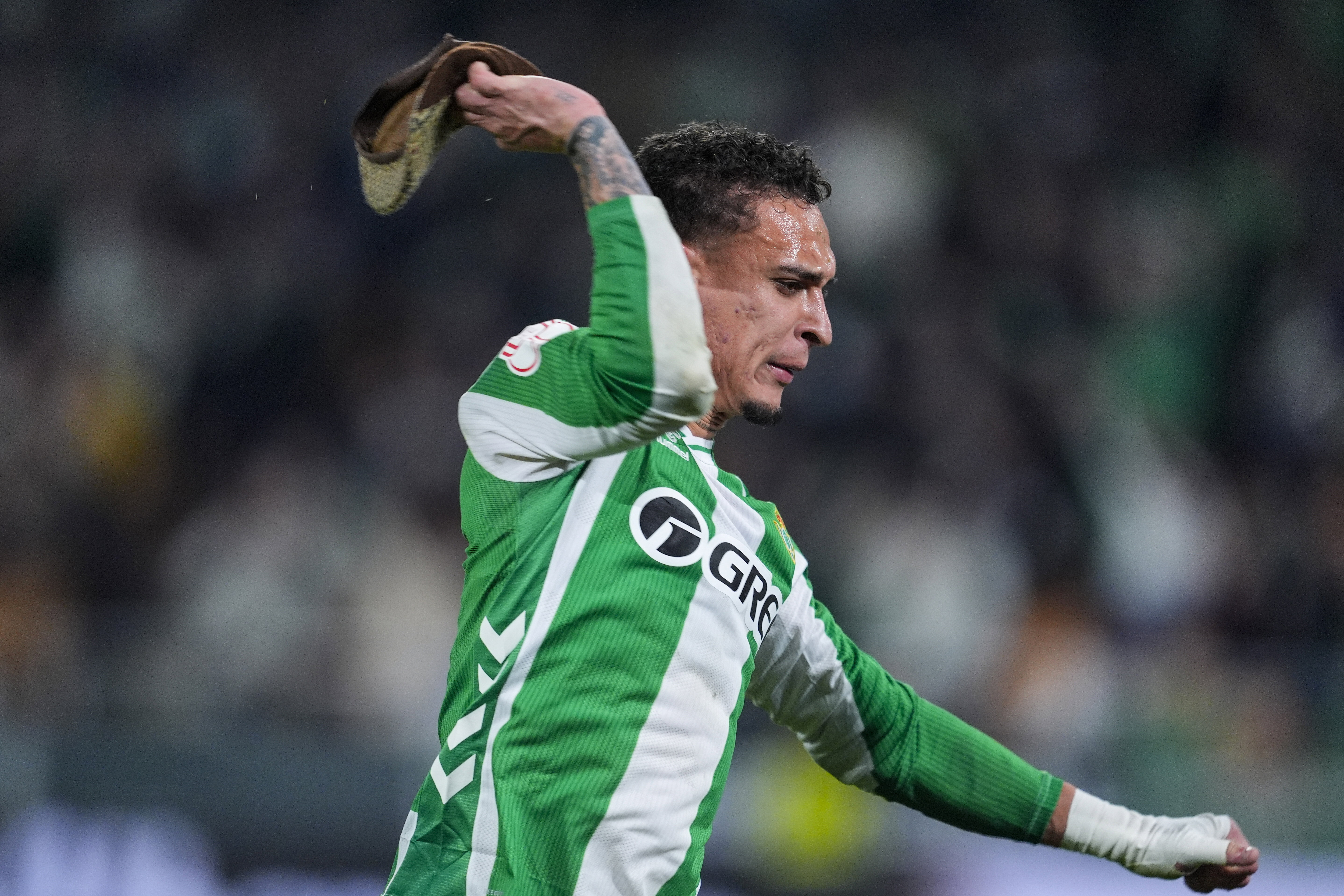 Antony wordt het allemaal even teveel bij Real Betis