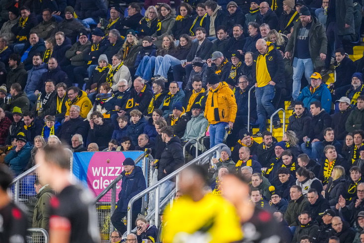 NAC-supporters verlaten voortijdig het stadion tegen Excelsior