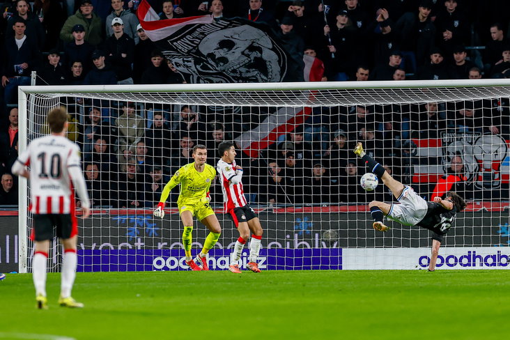 Lasse Nordas scoorde fraai tegen PSV