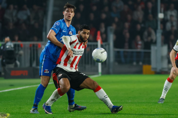 Ismael Saibari in duel met Wouter Goes